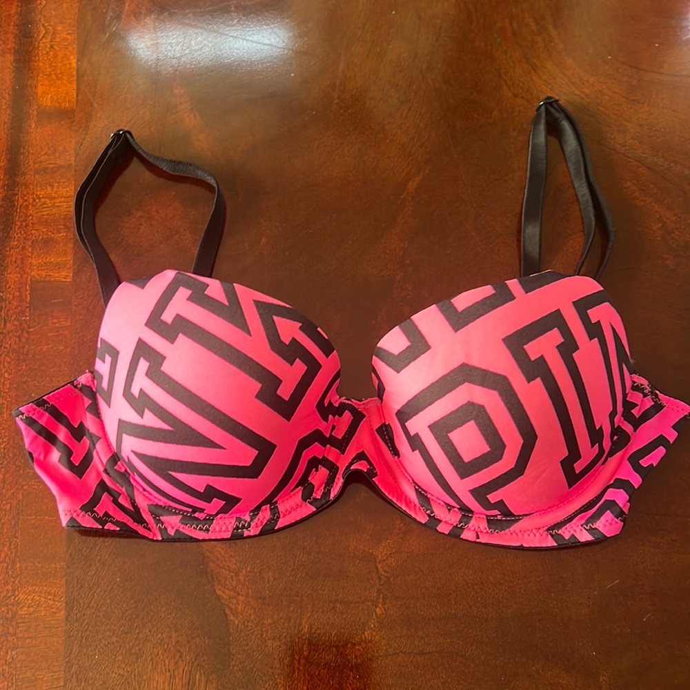 NWOT PINK wear everywhere lightly lined bra